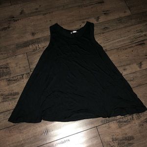 Wide bottom tank top